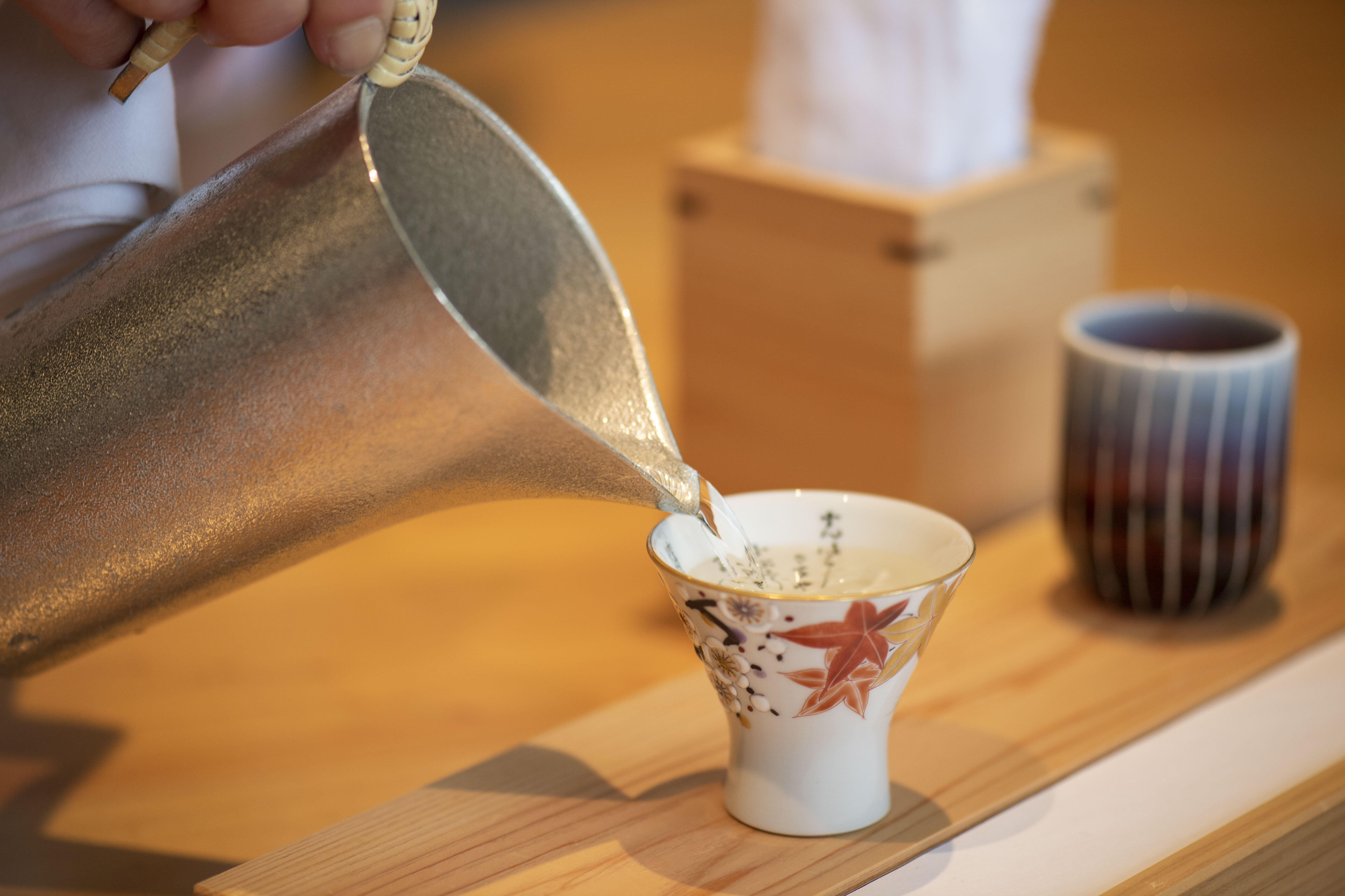 ソムリエ資格持つ著名シェフが手がける「酒」の美食　「小松Saketronomy」4度目開催