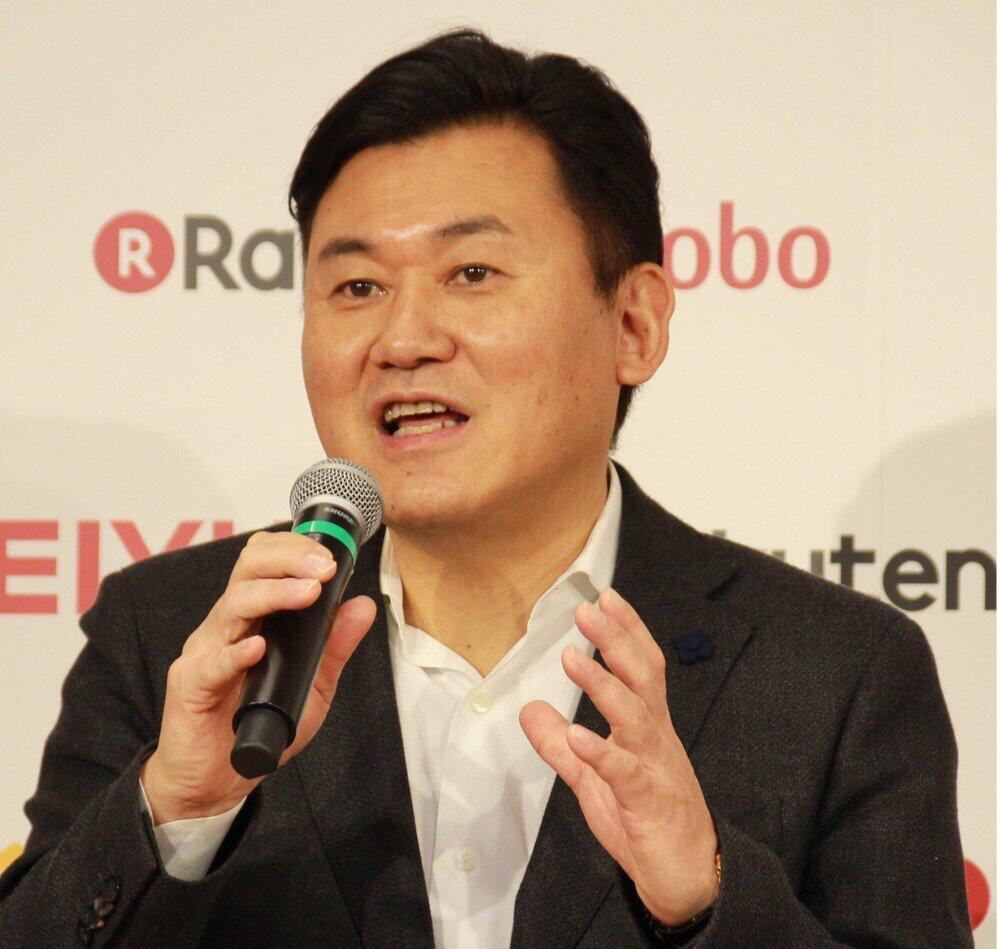 楽天監督5人が「1年でクビ」　ソフトバンクは16年間で監督3人だけなのに