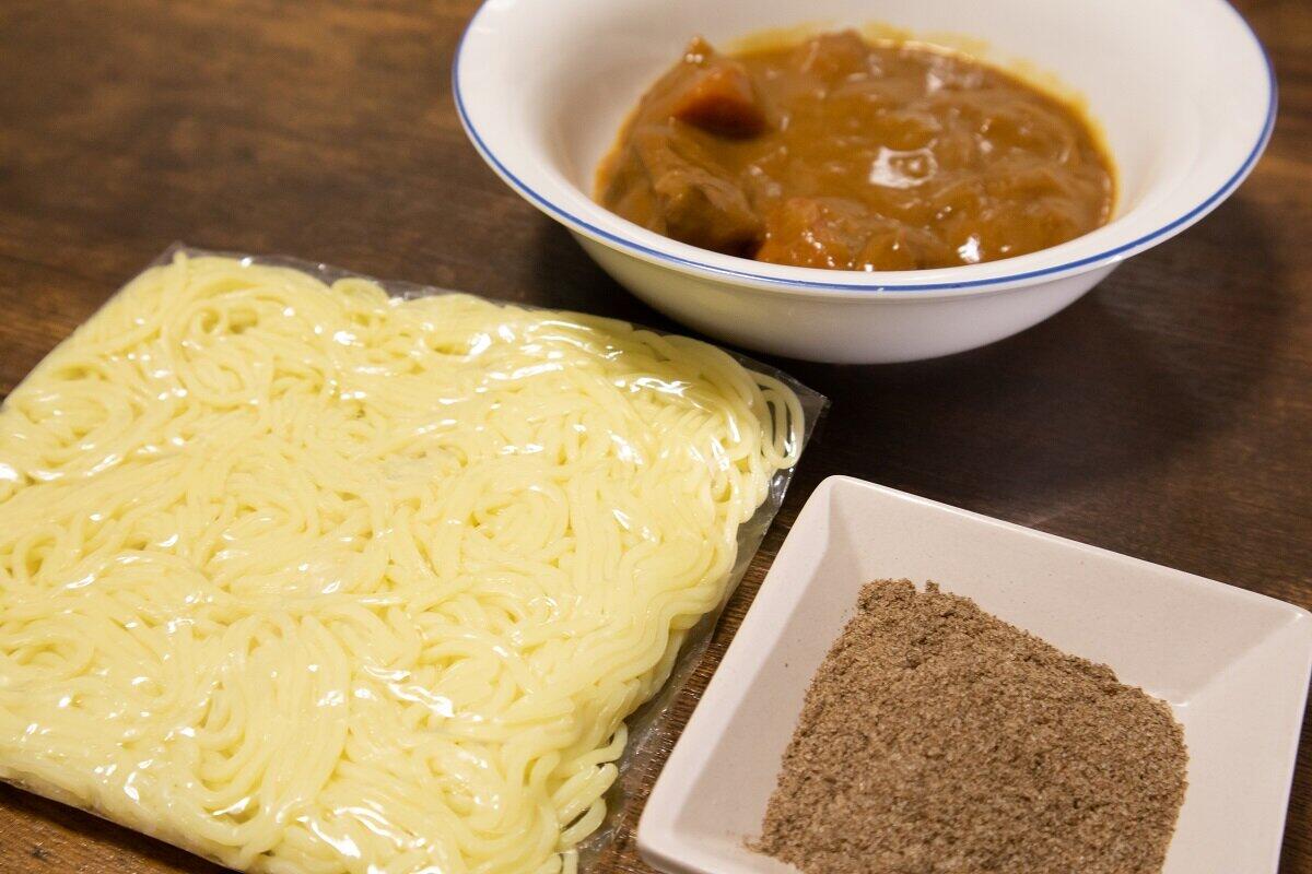 「カレー焼きそば」の材料