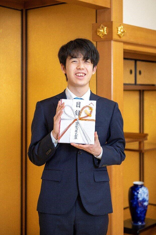 藤井聡太二冠が2020年最高のアスリートに　「Number MVP賞」を棋士として初受賞