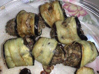 ナスを巻く。焼いた直後はやけどに注意