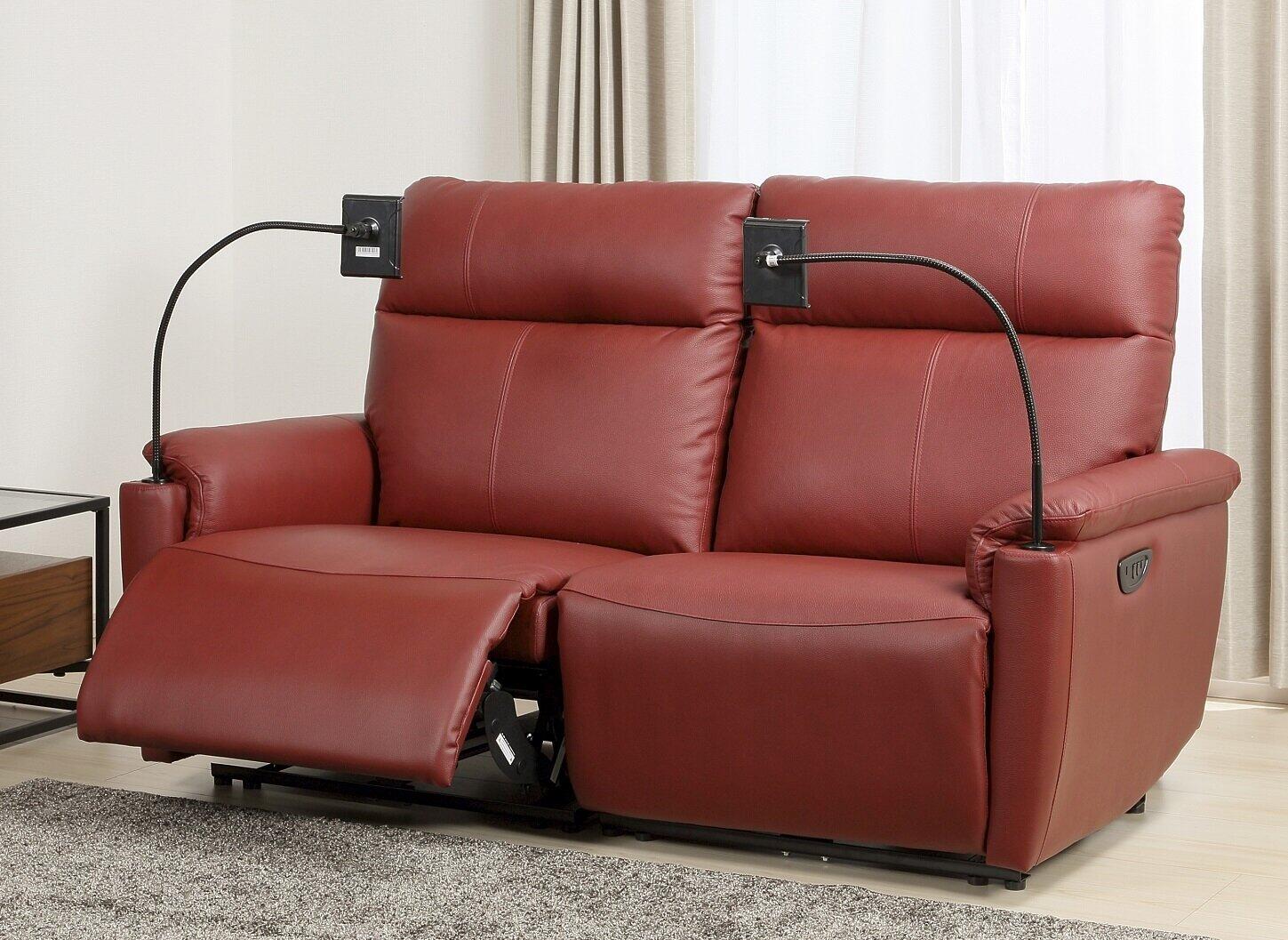 USB充電やタブレットアームの装着が可能　ヤマダからコンパクト設計の電動ソファ