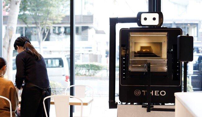 バームクーヘン焼成AI ロボット「THEO」