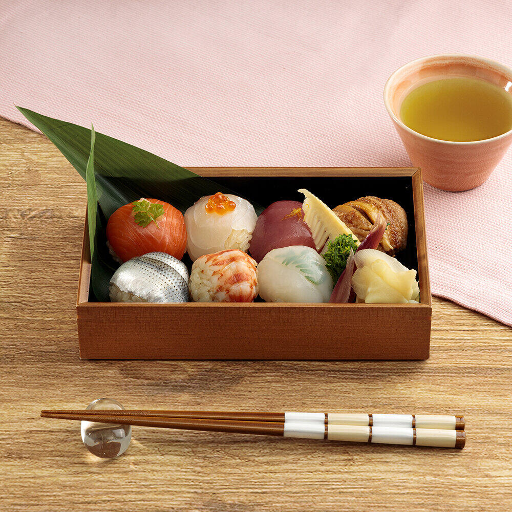 旬の食材を詰め込んだ「春のお寿司BOX 」