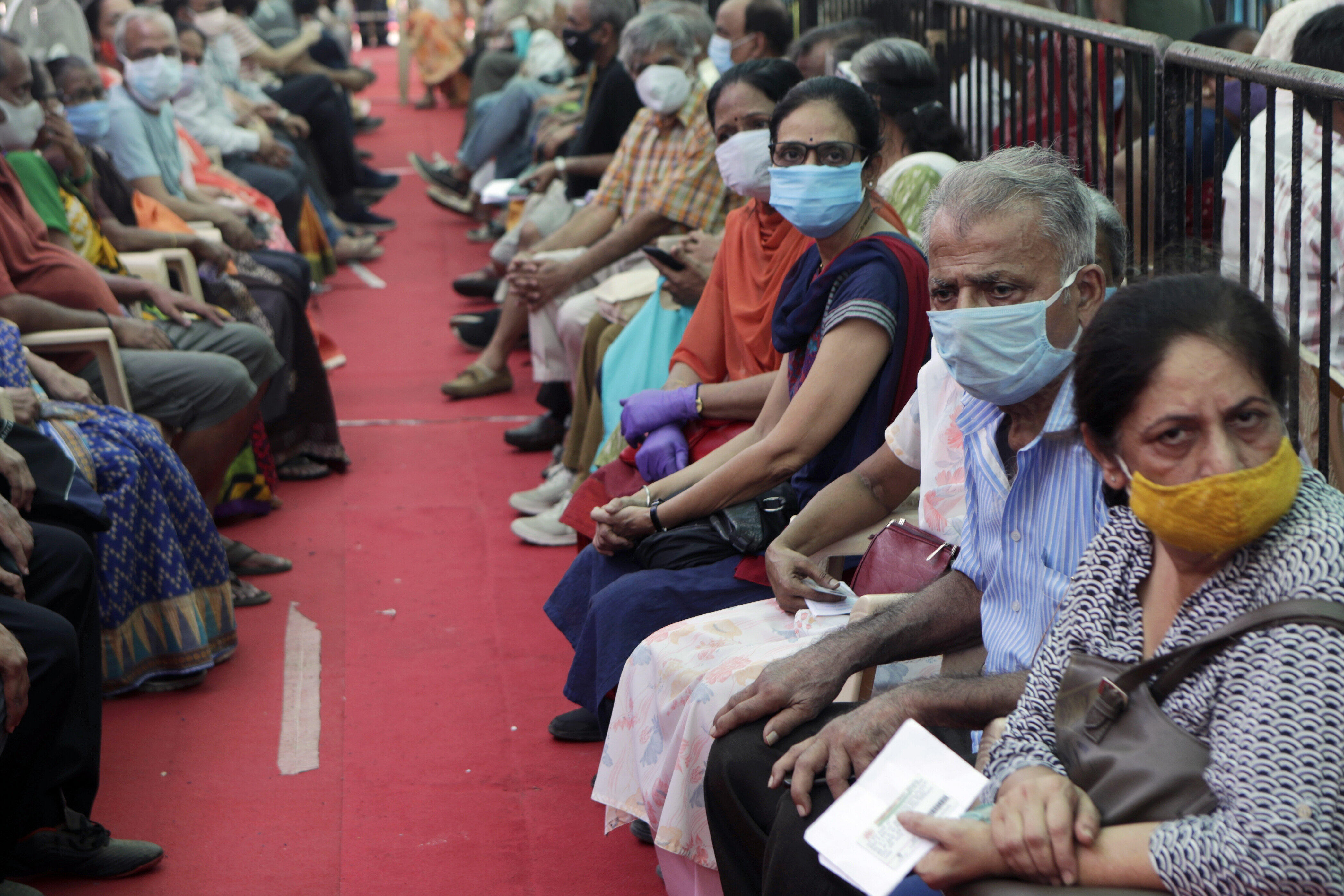 インド「コロナ変異株」感染者1日30万人　19世紀「コレラ」まん延との共通点