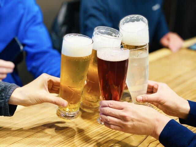 渋谷 新宿に酔客が夜中まであふれる 緊急事態宣言直前 酒求め路上で立ち飲み J Cast トレンド 全文表示