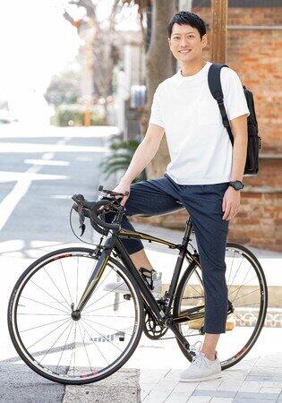 パジャマスーツとコーディネートできる　AOKI「ホーム＆ワークシューズ」「半袖トップス」