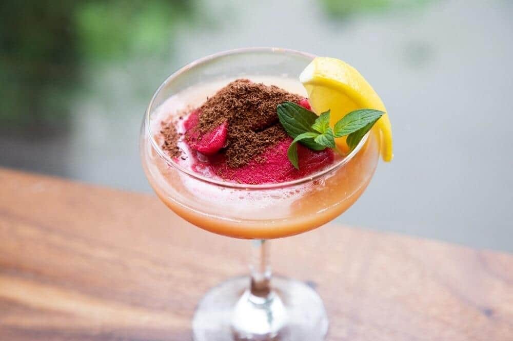 カシスとチョコレートを合わせたノンアルコールカクテル