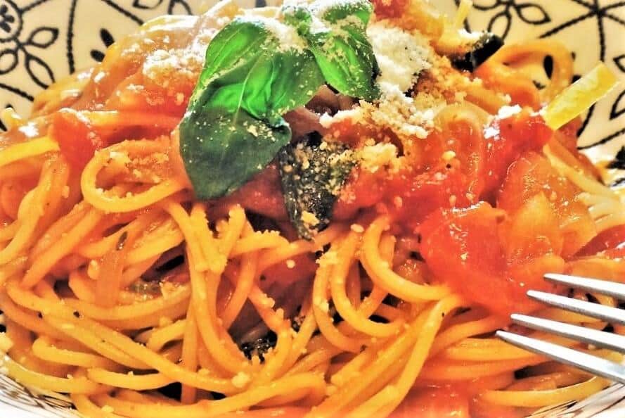 コロナ余聞　ヤマザキマリさんはイタリアの店と常連の老人を想う