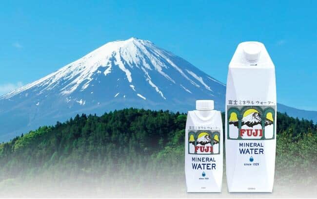 弱アルカリ性のまろやかな軟水を富士山麓で採水し、紙パックに充填