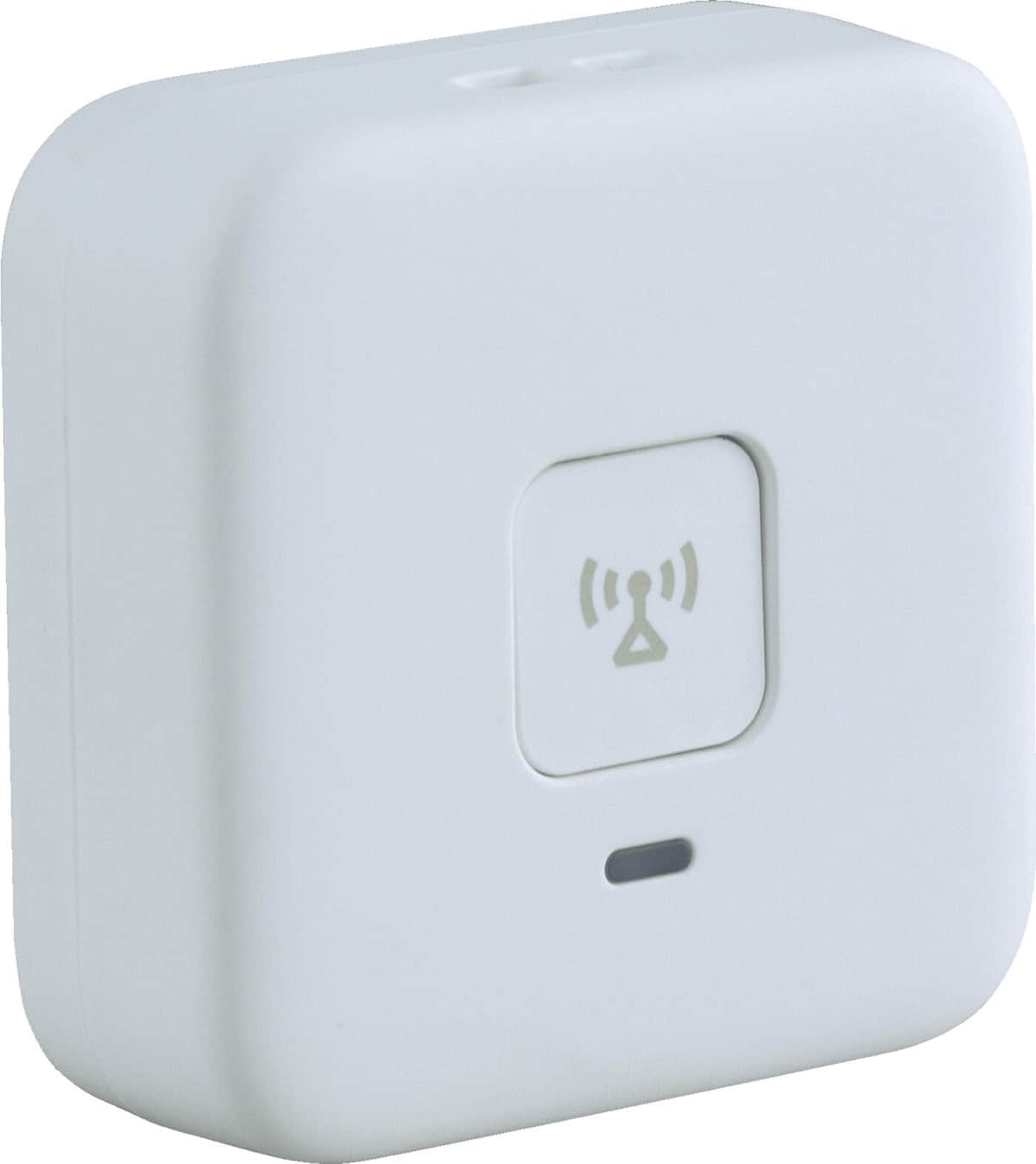 家族の現在地や移動経路をスマホアプリで確認　小型GPS端末「あんしんウォッチャー」