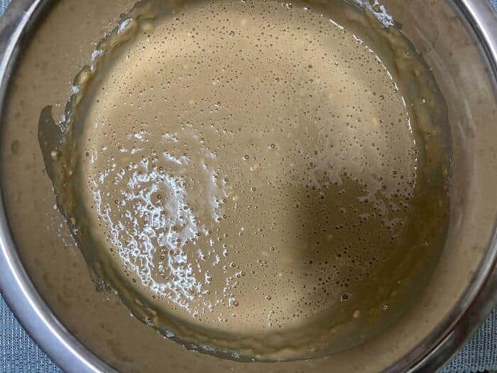 材料を混ぜ合わせる