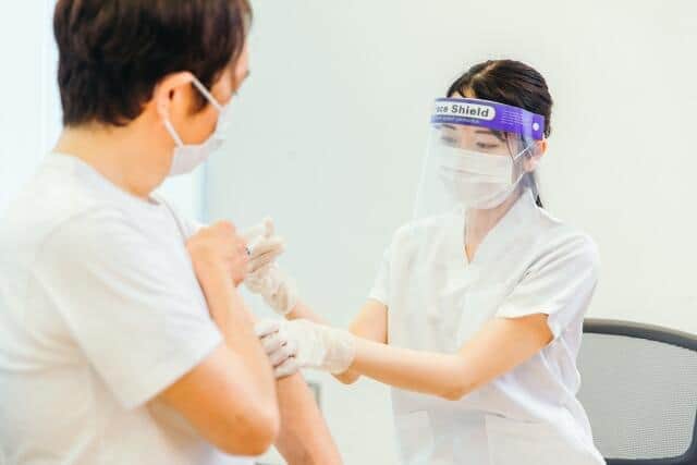 日本では2回目の接種が済んでいない人が多い