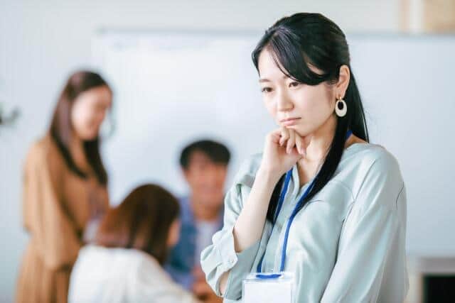 はみ出し人生　ジェーン・スーさんは「普通の上位」を目指したが