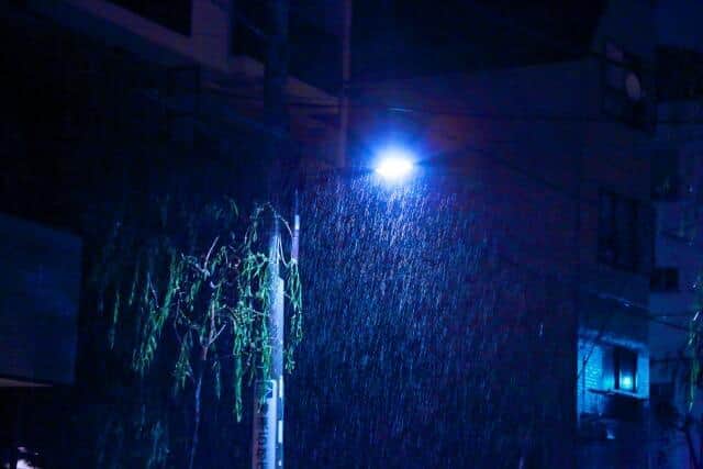 「災害級の大雨」九州で、西日本で　「夜に避難」やめたいが命の危険迫ったら