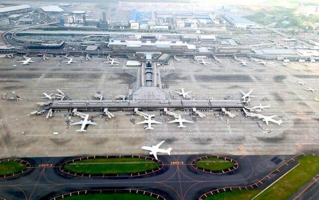 コロナ急拡大でも入国者数緩和の報道　1日2000人が3500人に、デルタ株猛威の中