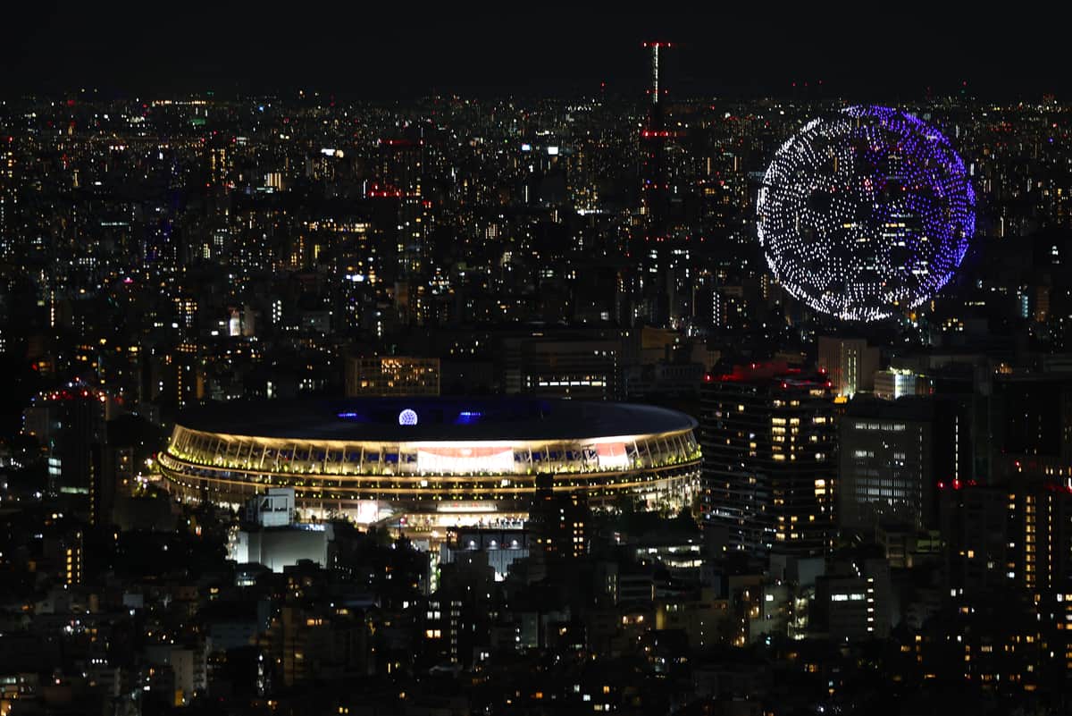 東京五輪の夜空を彩ったドローン　アフガンでは兵器としての「裏の顔」