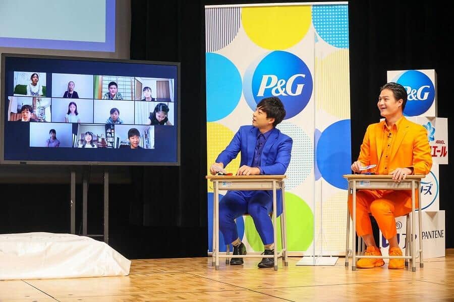 小学生11人とお笑いコンビ「ティモンディ」が授業形式で学んだ