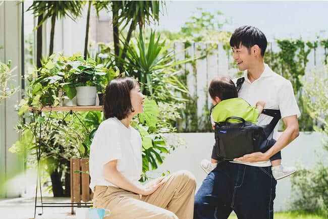 「パパ＆ママ140人と考えた理想のパパバッグ」の最新モデル「だっこモデル」