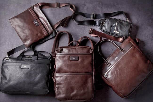 革の経年変化や、鞄のこなれ感も楽しめる