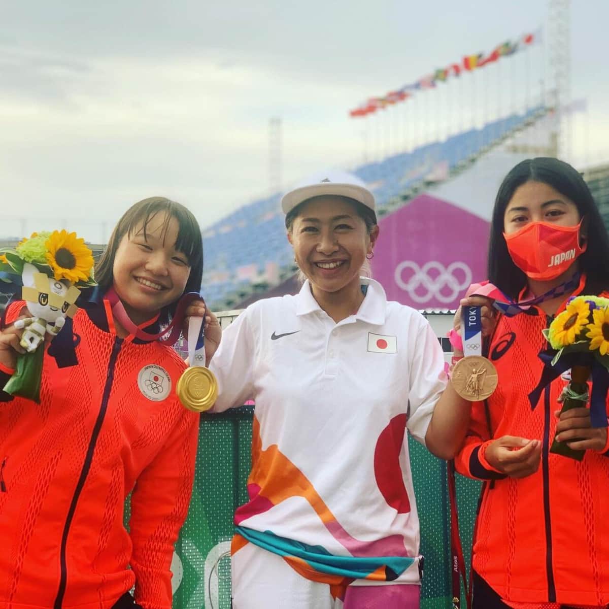 東京五輪「スケボー女子」大旋風の裏で　宮本美保コーチが明かす選手の素顔