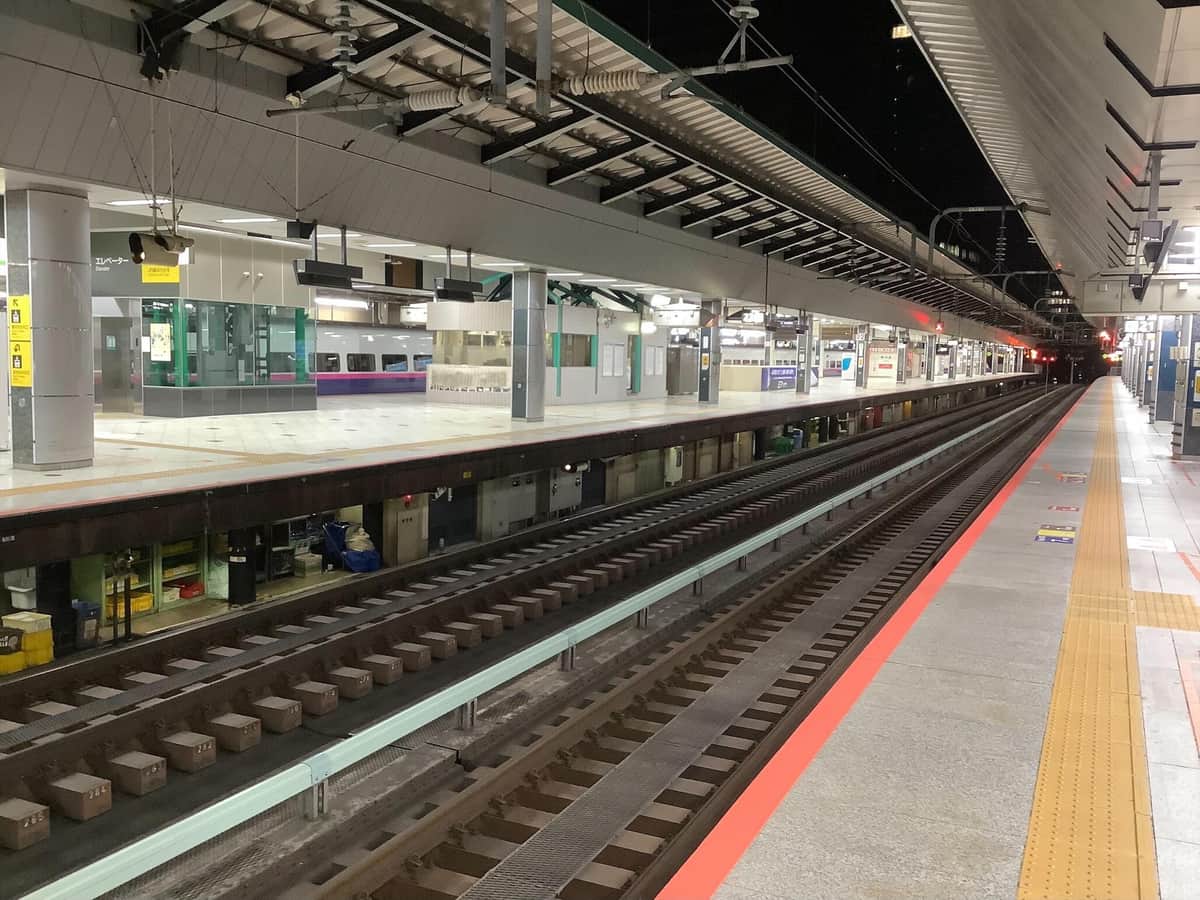 新幹線ホームに潜入、終電後しか見ることができない、ビューポイント案内