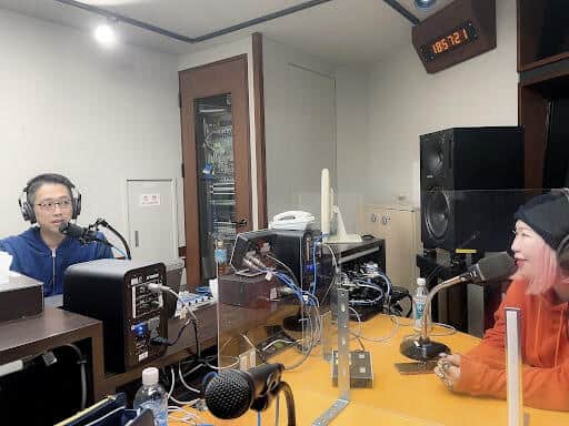 （左から）DJ NobbyとCikahさん