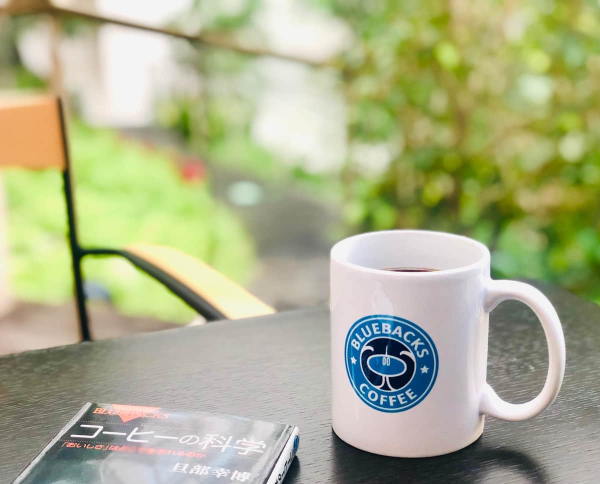 「ブルーバックスコーヒー」マグカップに殺到　クラファン発売1時間で目標金額に