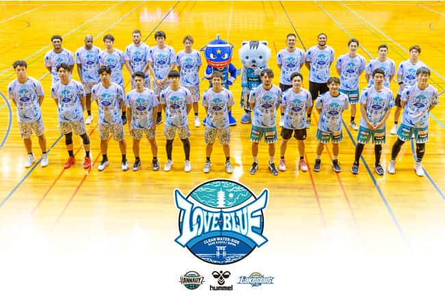 プロジェクトを記念したLOVE BLUEシャツを発売する