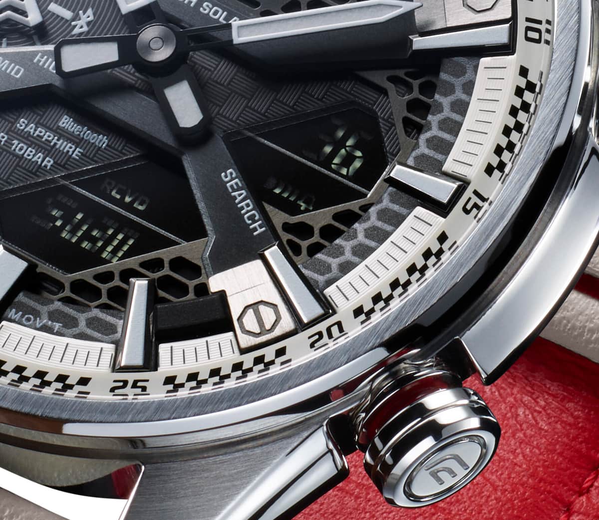 本物の「チャンピオンシップホワイト」の塗料を使用した外周リング