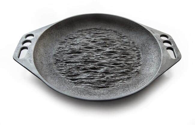 無塗装であることが鋳物の良さを引き出している