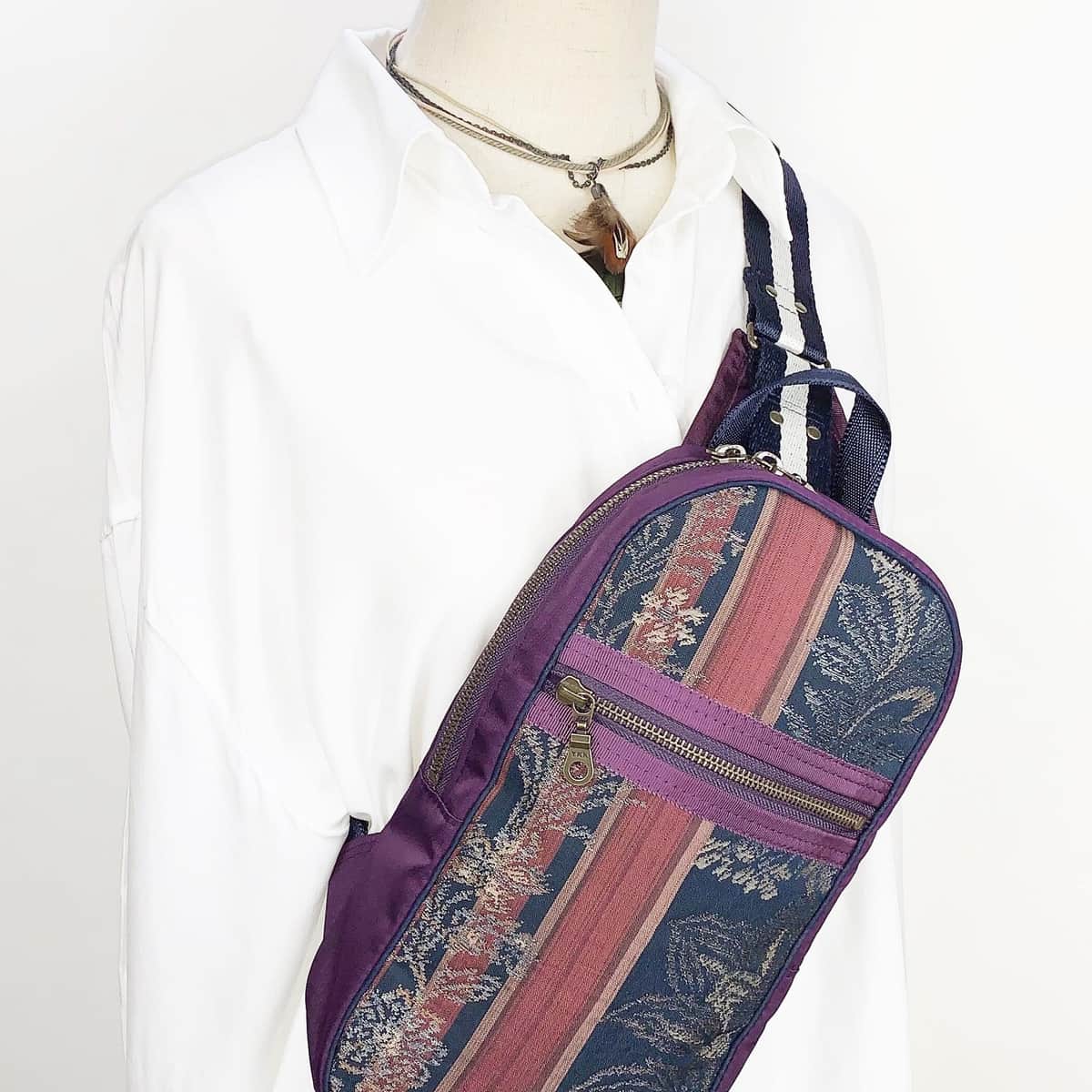 メンズタイプのボディバッグ