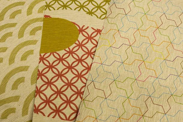 繰り返し使用でき、水を通さない