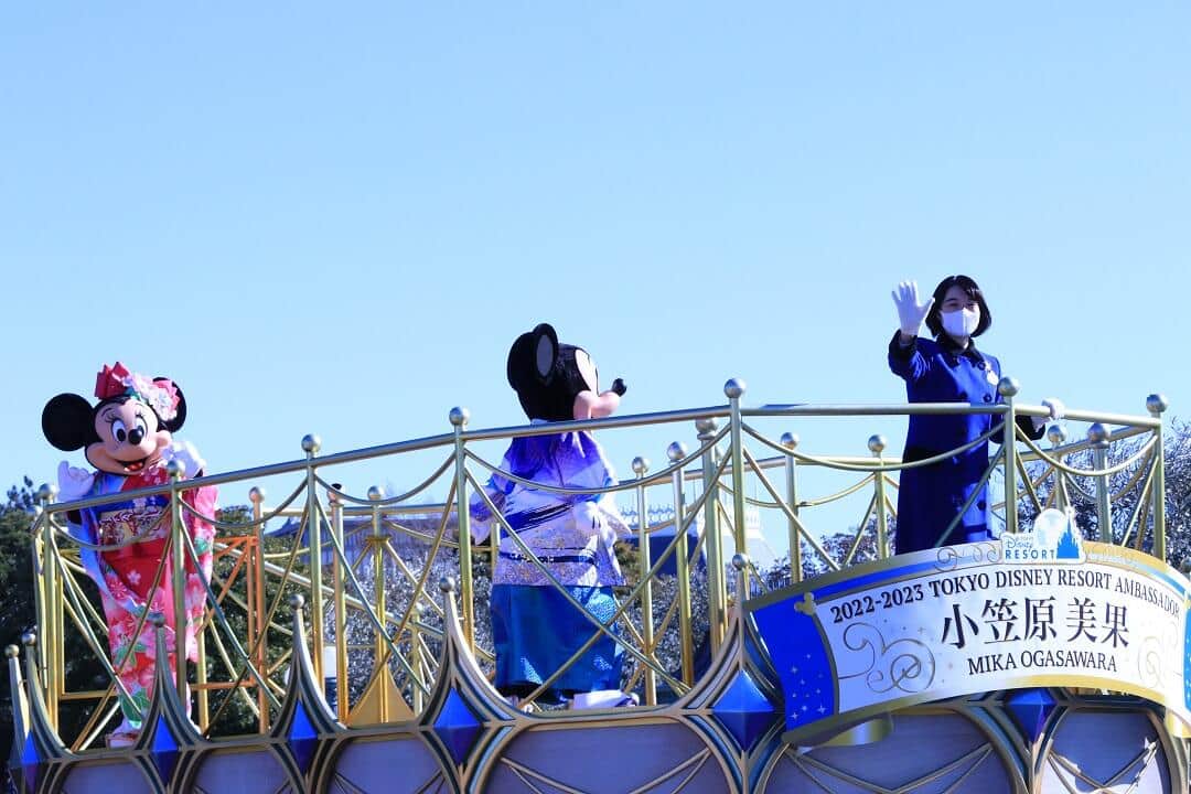 2022～23年の東京ディズニーリゾート・アンバサダーに選ばれた小笠原美果さんも笑顔で挨拶