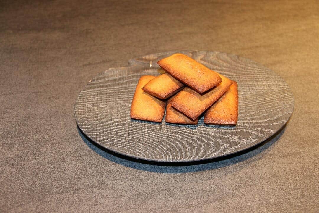 「DOLCE TACUBO」焦がしフィナンシェ　出来たて熱々を味わう