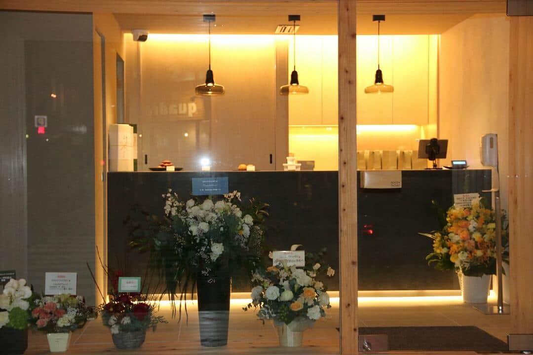 代官山にオープンしたドルチェ タクボはシンプルだがこだわり抜いた店だ