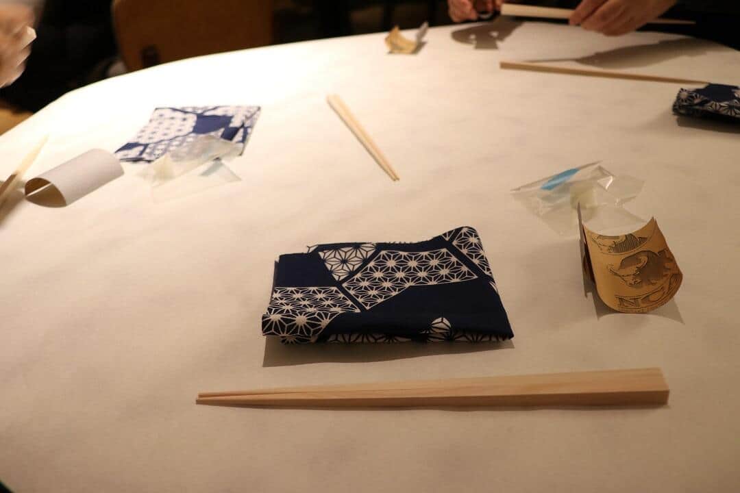 間伐材を使った箸作りのワークショップを体験した