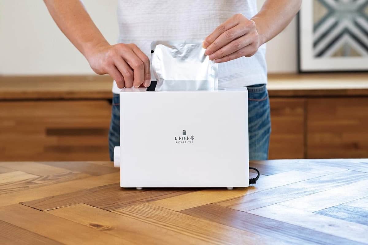 レトルト食品をパウチのまま温められる調理器　「レトルト亭」