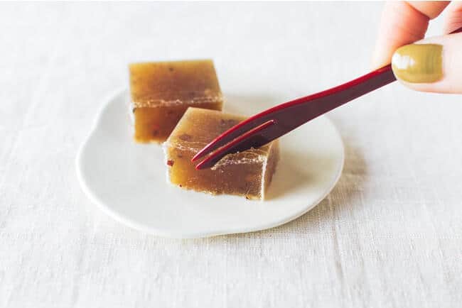 干し芋を作る際に廃棄されてしまうさつまいもの切れ端をアップサイクルした「Upさつまいも琥珀糖」