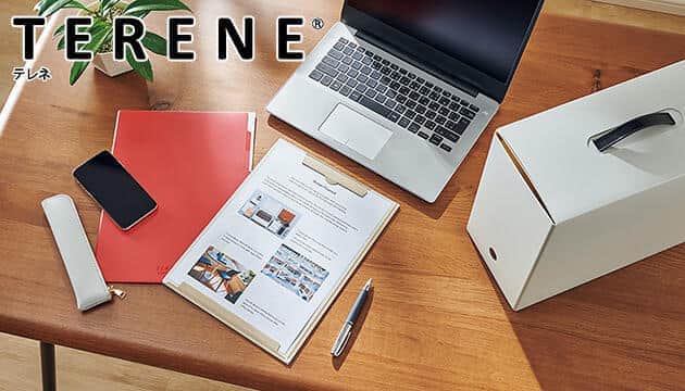 下敷きにもなるハードメモホルダー　1冊で分類と筆記ができる