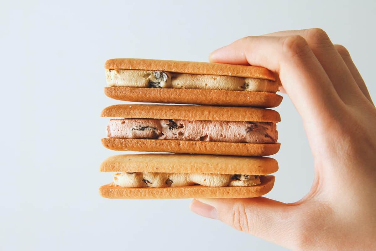 発酵バターたっぷりのバターサンド「トロバタ」