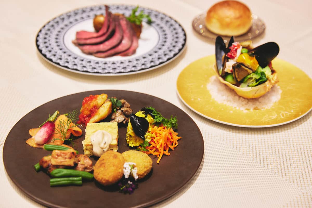 ミシュラン星付き級の料理人が腕をふるい、高級店の３分の１の価格で提供することがモットーの「俺の株式会社」による特別メニュー