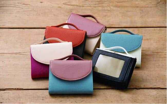 「残革（ざんかく）」を生かして作った「ミニチュアバッグ」