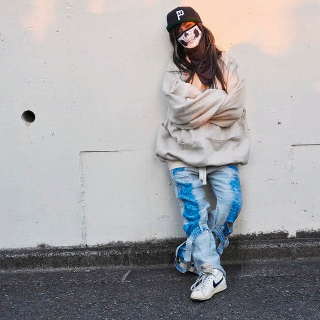 捨てられてしまうはずだった残反を使用した「ストリート割烹着」