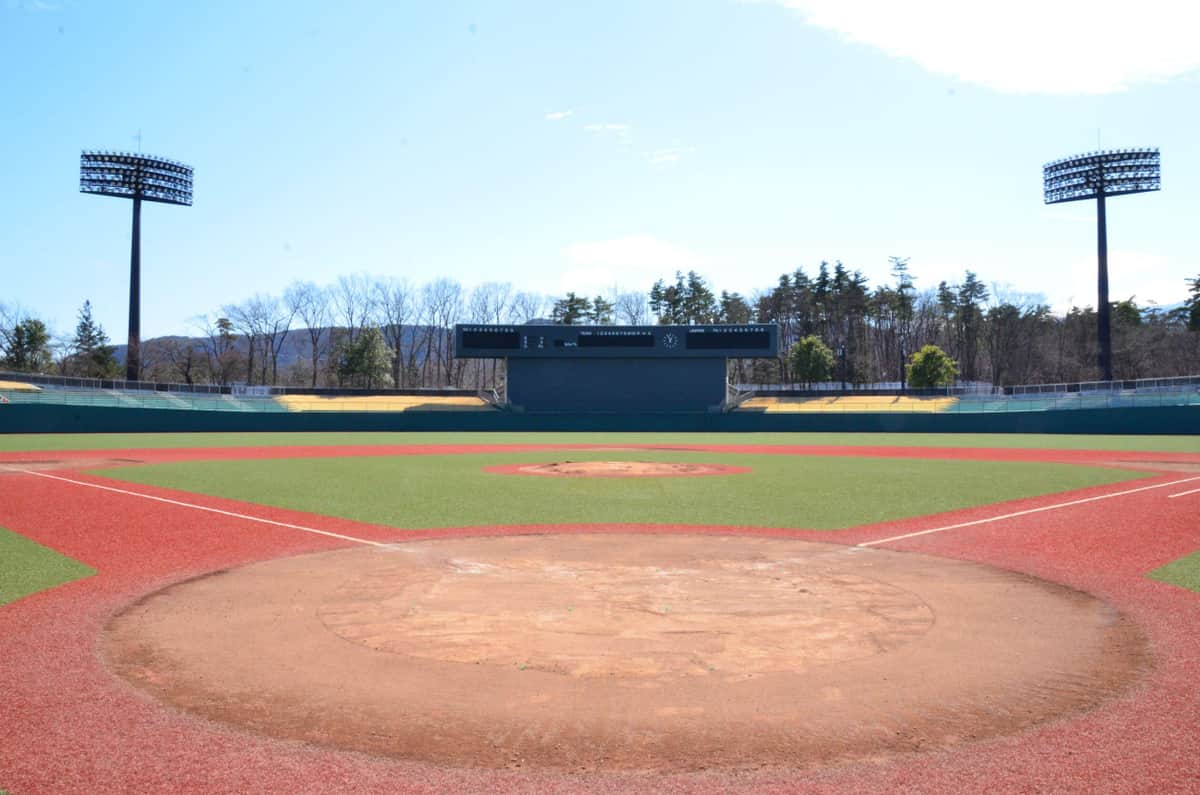 笑う二刀流　今村翔吾さんは、楽しみながら小説を超えていく姿に感服