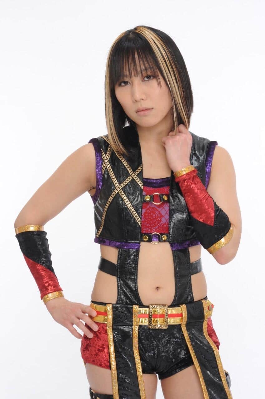 紫雷美央 プロレスラー プロレスはメイクだって勝負だ ラリアットされても落ちないぜ: J-CAST トレンド【全文表示】