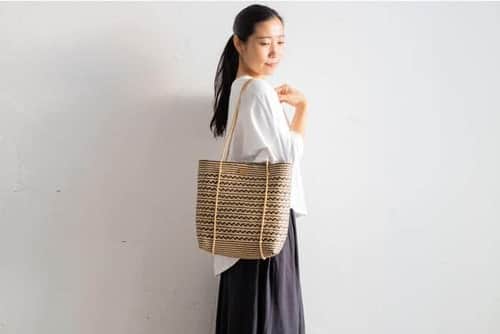 東南アジアの農村部の人々の生活を支える、「ラタン」で作ったバッグ