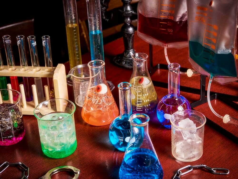 不気味な雰囲気のメニューが並ぶ　（同社リリースから）