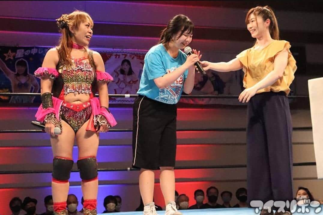 デビューを告げた瞬間、涙が溢れました