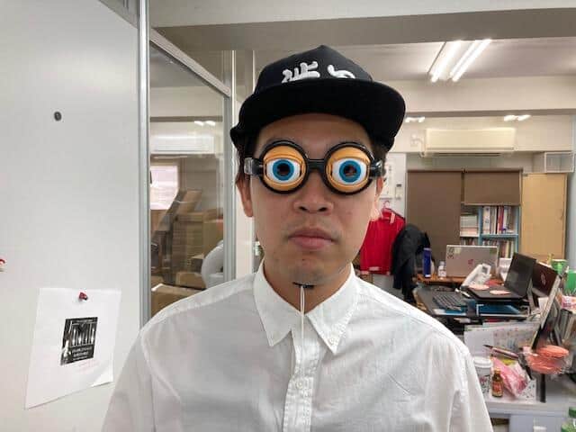 「実におもしろい大げさメガネ」着用イメージ